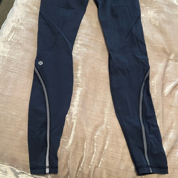 Lululemon Tight - Picture 2 of 5